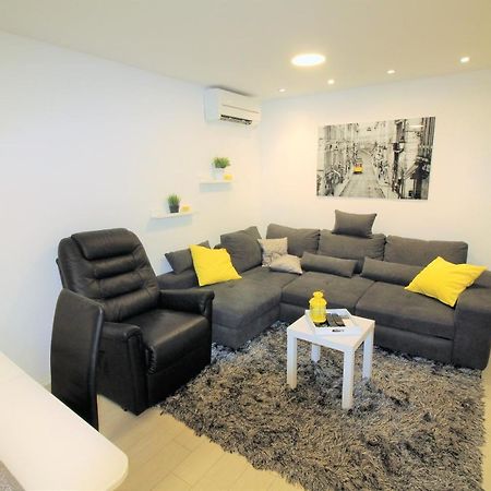 Apartment Pia ชิเบนิก ภายนอก รูปภาพ