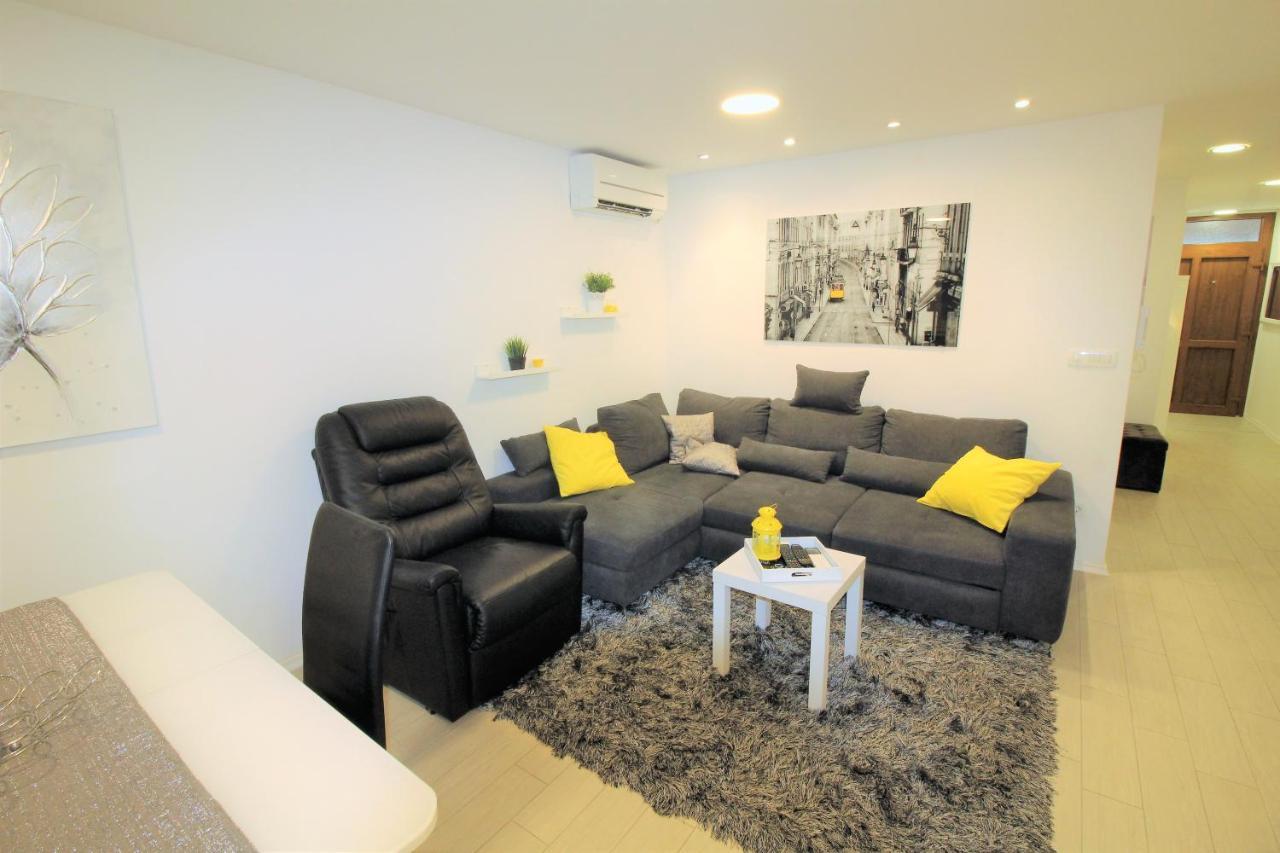 Apartment Pia ชิเบนิก ภายนอก รูปภาพ
