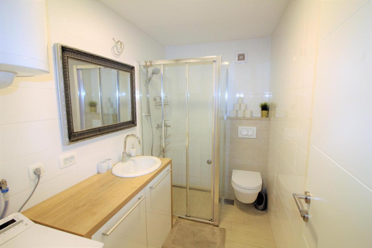 Apartment Pia ชิเบนิก ภายนอก รูปภาพ